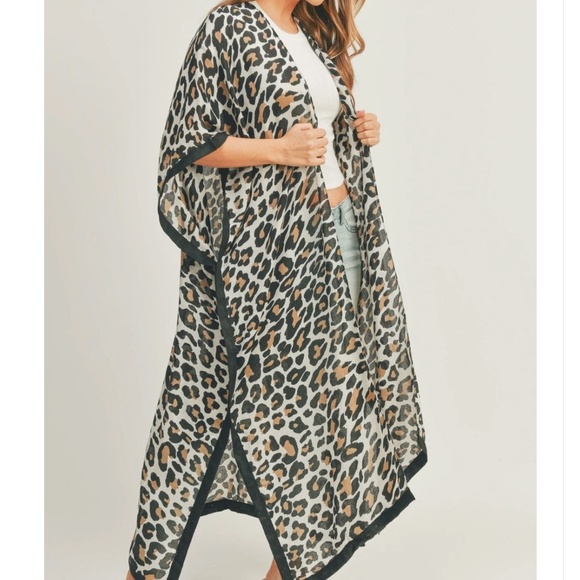NWT Beige Leopard Print Long Kimono Lightweight Summer Cover-Up, One Size - Picture 1 of 3